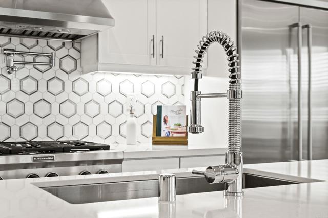 Detail Gallery Image 11 of 52 For 1428 Mackinnon Ave, Cardiff By The Sea,  CA 92007 - 4 Beds | 4 Baths