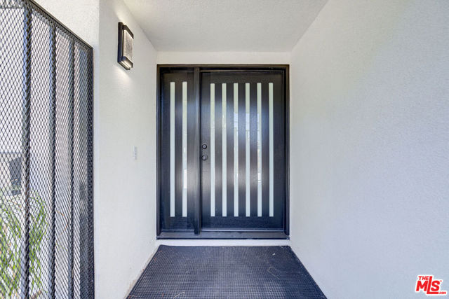 16306 Chatsworth Street photo 4