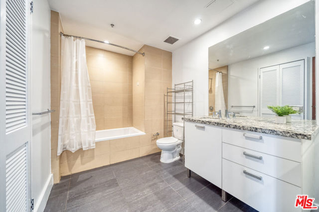 460 S SPRING Street, Los Angeles CA: https://media.crmls.org/mediaz/06467ae4-0516-41a8-831a-325f389ac57d.jpg