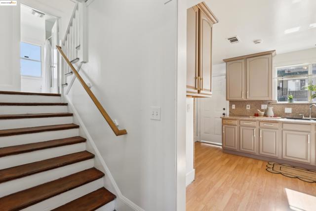 3064 E 15Th St, Oakland CA: https://media.crmls.org/mediaz/064733f6-a417-4333-b51d-a02588519ed1.jpg