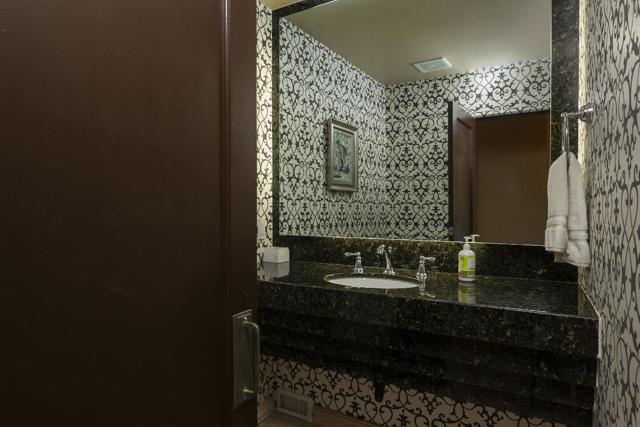 1755 S Mesa Drive, Palm Springs, CA 92264