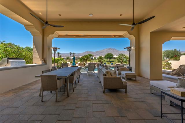 81639 Andalusia, La Quinta CA: https://media.crmls.org/mediaz/06477ec3-047d-4884-94b5-4ab11a823d0a.jpg