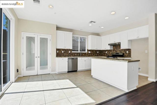 3120 Rio Viejo Drive, Bay Point CA: https://media.crmls.org/mediaz/064786f5-8fa4-450a-8d0d-67c2652117b6.jpg