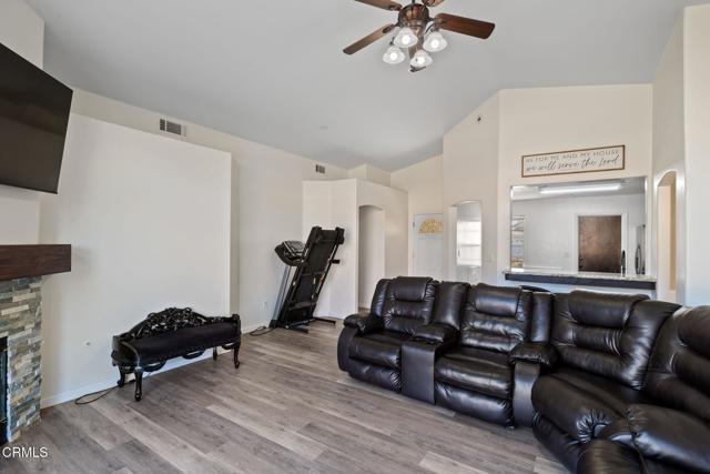 Detail Gallery Image 11 of 40 For 9116 Chattaroy St, Bakersfield,  CA 93312 - 3 Beds | 2 Baths