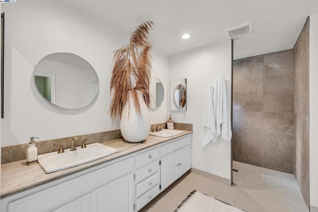 Image 26 of 58 For 7828 Foothill Knolls Dr