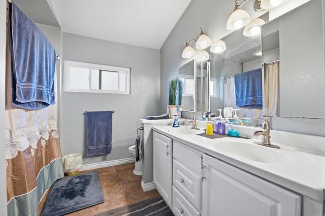 Detail Gallery Image 26 of 38 For 1650 N Broadway, Escondido,  CA 92026 - 3 Beds | 3 Baths