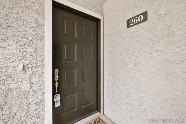 15048 Avenida Venusto, San Diego CA: https://media.crmls.org/mediaz/0649ecee-c7a1-4904-9a8e-40ec35d7e806.jpg
