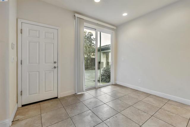501 Carnaby Rd, Lathrop CA: https://media.crmls.org/mediaz/064a4554-fa7e-48ac-a96d-66c4ca380183.jpg