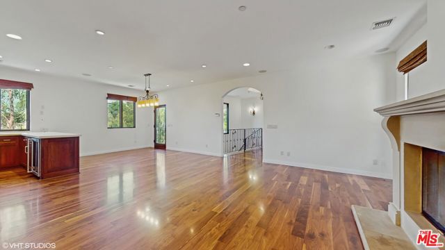 3311 Deronda Drive, Los Angeles CA: https://media.crmls.org/mediaz/064ab97c-be5a-4410-86e0-7b8100c58d9e.jpg