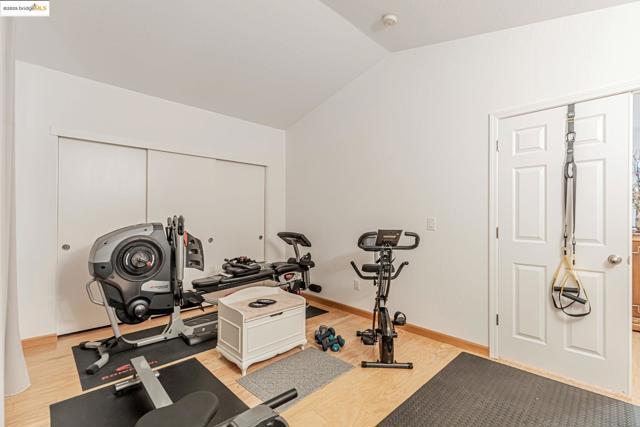 8215 Red Elk Dr, Elk Grove CA: https://media.crmls.org/mediaz/064b0e49-4828-4d81-a3b2-87b6452d9a6d.jpg
