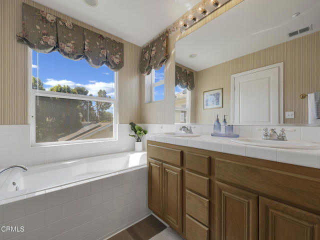 Detail Gallery Image 11 of 21 For 7101 Oso Ave #16,  Winnetka,  CA 91306 - 3 Beds | 3 Baths