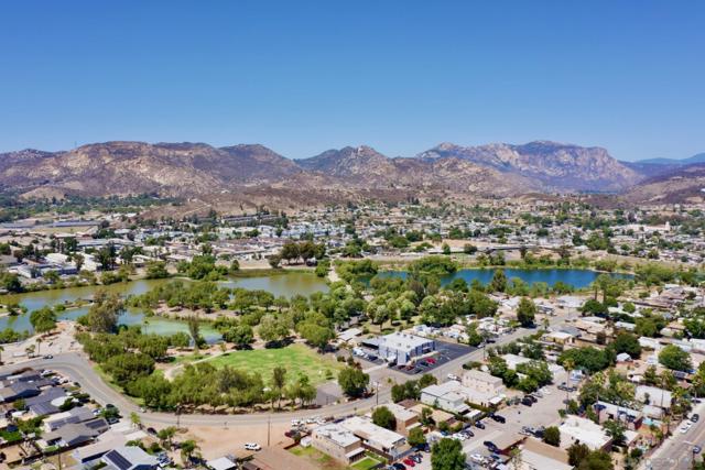 12525 Julian Avenue, Lakeside CA: https://media.crmls.org/mediaz/064b43ef-e211-435a-bcb2-8840b93c9739.jpg