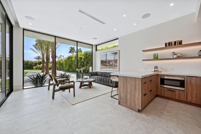 7 Makena Lane, Rancho Mirage CA: https://media.crmls.org/mediaz/064b5b99-0de4-4b8d-9e66-a3a672b26b9c.jpg