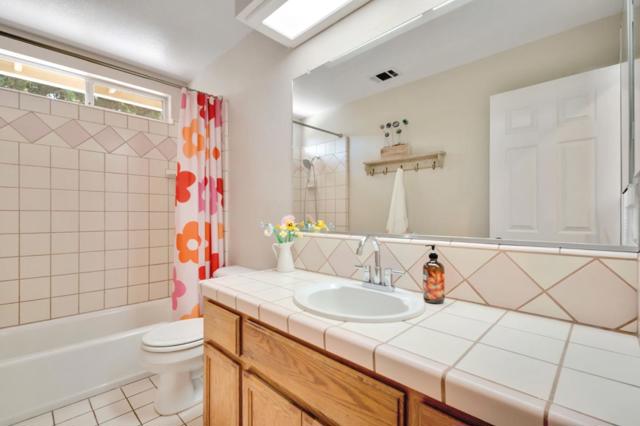 930 Hoesch Way, Gilroy CA: https://media.crmls.org/mediaz/064b7bc4-f5a9-4046-9670-9a1ad5b5b67a.jpg