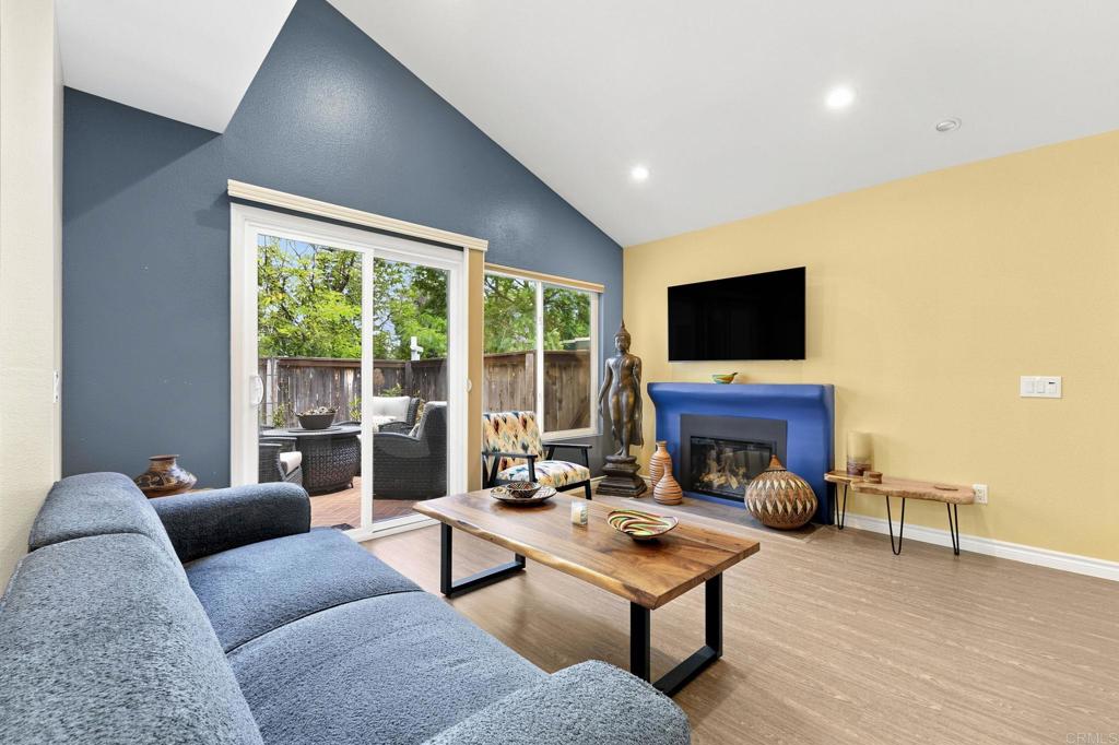2033 Shadytree Lane - photo 5