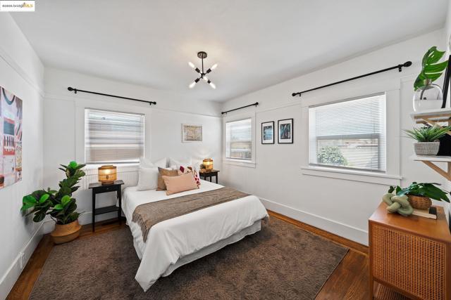 1547 68Th Ave, Oakland CA: https://media.crmls.org/mediaz/064be06b-6aba-4ae4-a002-771760d00d30.jpg