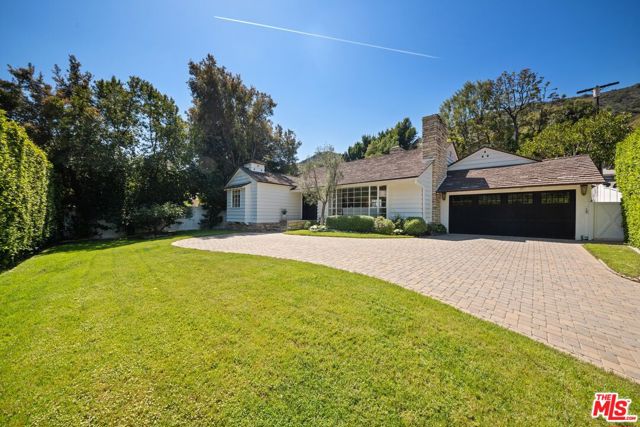 2107 Coldwater Canyon Drive, Beverly Hills CA: https://media.crmls.org/mediaz/064bec88-95be-4151-bc4f-ffaff85ed22d.jpg