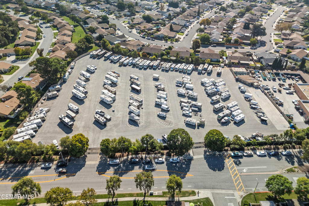 https://media.crmls.org/mediaz/064c8b89-d0d4-4710-b18a-d1088b33ce83.jpg?preset=X-Large