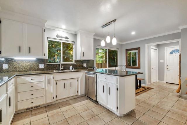 165 Saint Francis Drive, Boulder Creek CA: https://media.crmls.org/mediaz/064d128d-f2ef-415f-806a-211956fad9c8.jpg
