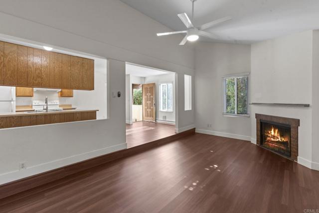 Detail Gallery Image 4 of 31 For 13742 Ruette Le Parc #C,  Del Mar,  CA 92014 - 2 Beds | 2 Baths