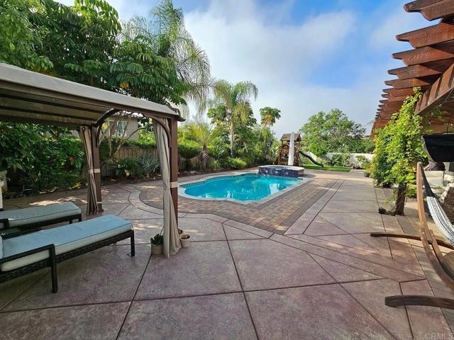 2856 Falling Waters Court, Chula Vista CA: https://media.crmls.org/mediaz/064db996-2b3a-4005-a38a-1916f8783b79.jpg
