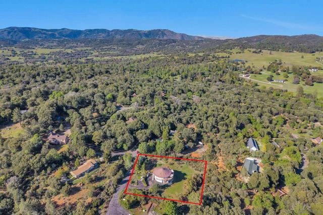 4667 Luneta View Rd, Julian CA: https://media.crmls.org/mediaz/064dbe63-9e2a-4ee5-9b23-836a72665b79.jpg
