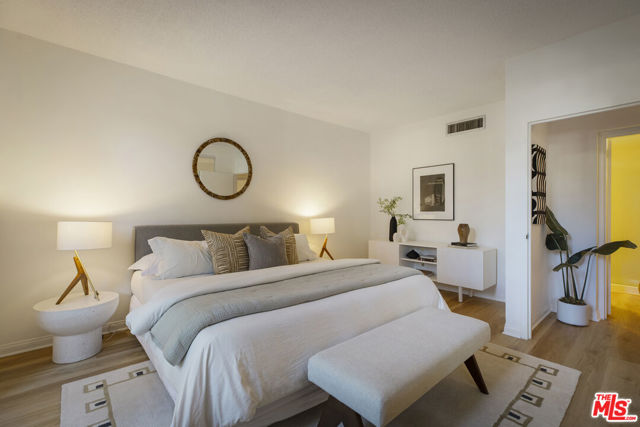 4455 Los Feliz Boulevard, 204 photo 24