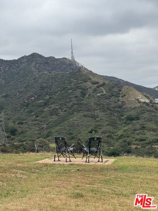 3314 Wonder View Drive, Los Angeles CA: https://media.crmls.org/mediaz/064e8941-6b94-44c9-b6f8-243559f6813c.jpg