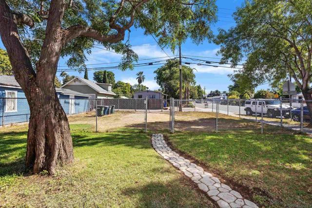 159 W 5th Ave, Escondido CA: https://media.crmls.org/mediaz/064ece0e-32f5-467d-b65d-33d0617702df.jpg