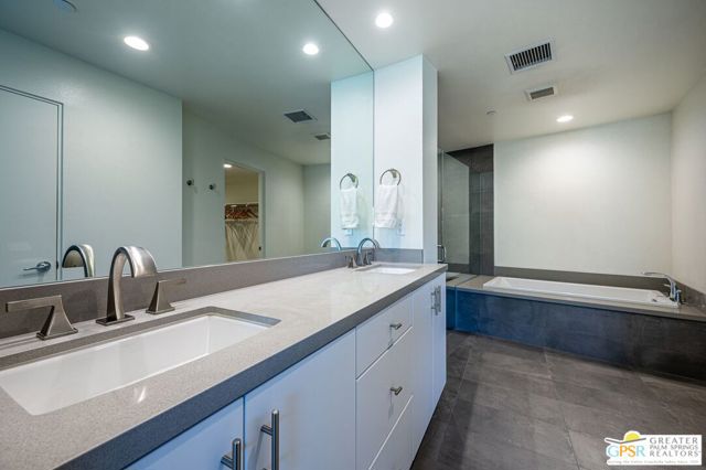 1007 Ziel Drive, Palm Springs CA: https://media.crmls.org/mediaz/064ef6bd-2432-4975-953e-ec0c7b2e13a9.jpg