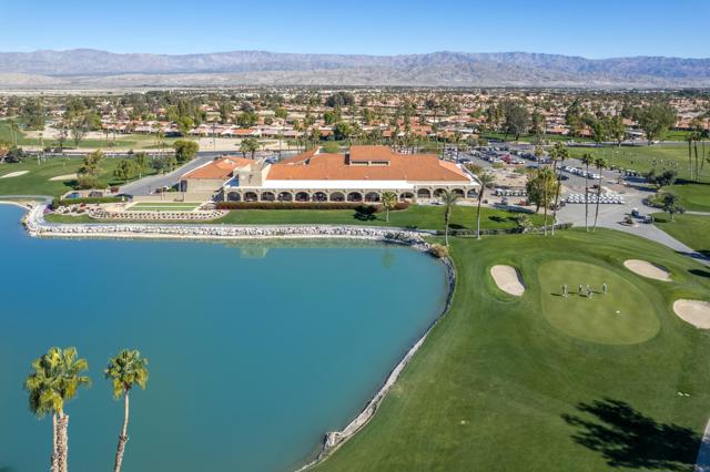 40155 Baltusrol Circle, Palm Desert CA: https://media.crmls.org/mediaz/064ef876-260c-4801-b987-c04b513999d0.jpg