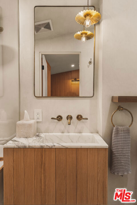 737 Halliday Avenue, Los Angeles CA: https://media.crmls.org/mediaz/064f0f6d-f0fa-433c-aeb7-dbb021b13eb4.jpg