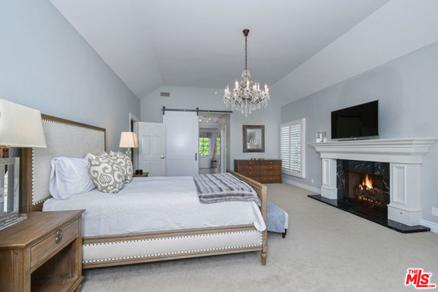 5449 S Rim Street, Thousand Oaks CA: https://media.crmls.org/mediaz/064f3df0-4016-4ac5-8edb-7b6a3f636b8b.jpg