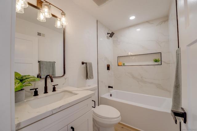 8896 Belfast Cir, San Diego CA: https://media.crmls.org/mediaz/064f5ffc-dc0d-450c-9cad-80c167ca2482.jpg