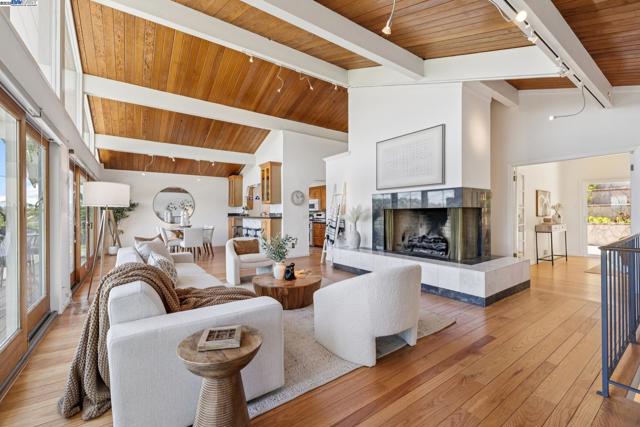 2140 Pullman Ave, Belmont CA: https://media.crmls.org/mediaz/064fc1ae-abae-4061-bca5-9cfdab5353f3.jpg