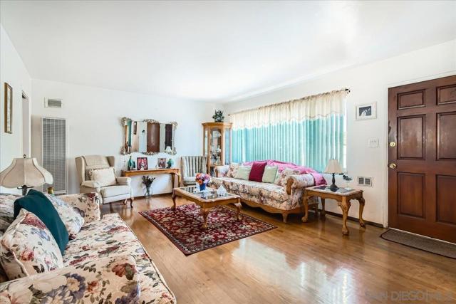 3145 Chollas Road, San Diego CA: https://media.crmls.org/mediaz/064fde3c-4ce1-4392-b6d4-e52aa9003ae9.jpg