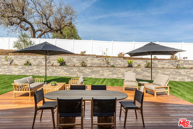 5259 Lewis Road, Agoura Hills CA: https://media.crmls.org/mediaz/0650b4db-c8d2-4e42-b9f5-40a699286a81.jpg