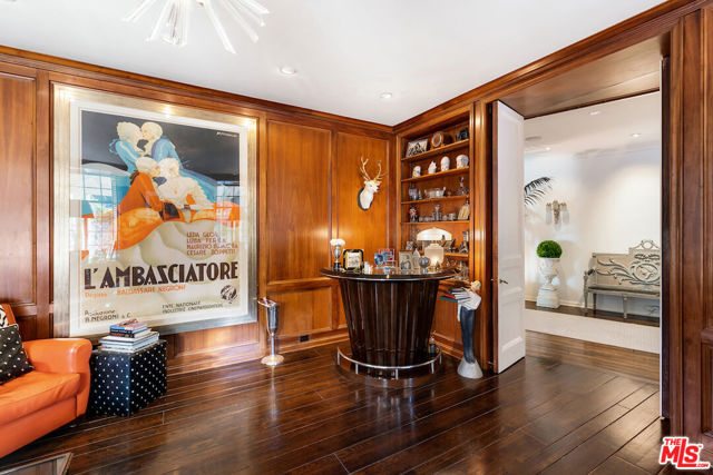 601 Woodruff Avenue, Los Angeles CA: https://media.crmls.org/mediaz/065103e7-3e80-4fe9-8015-b80a9f07a049.jpg