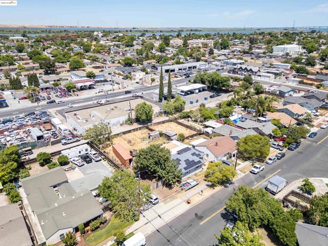 832 W 11Th St, Antioch CA: https://media.crmls.org/mediaz/0651a652-8547-4e41-af78-ad67bf651f4c.jpg