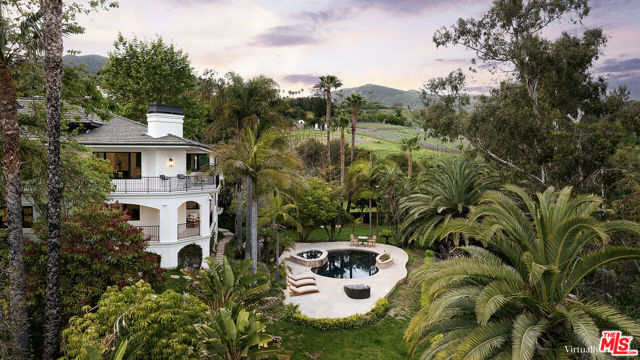 28902 Verde Mesa Lane, Malibu CA: https://media.crmls.org/mediaz/0651e038-9e36-4ea5-b87e-5ce51f19880f.jpg