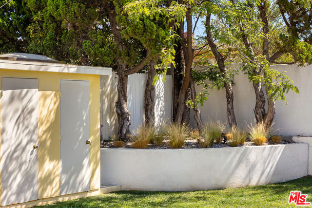 5544 W 63rd Street, Los Angeles CA: https://media.crmls.org/mediaz/0651e542-35b8-4783-9a2c-2404b09082c3.jpg