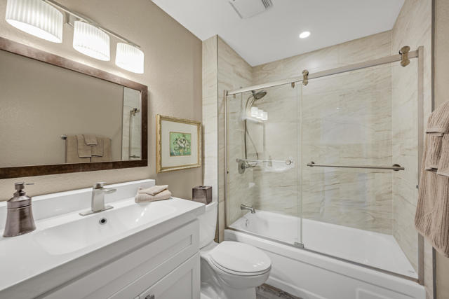 2006 E Sandalwood Drive, Palm Springs CA: https://media.crmls.org/mediaz/06520596-742c-4863-ac9e-b81b4e97c413.jpg