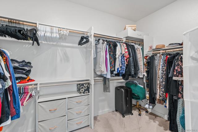 35111 Cooper Pl, Fallbrook CA: https://media.crmls.org/mediaz/06521545-9e15-4fba-a1e5-b1bd9ece8b44.jpg