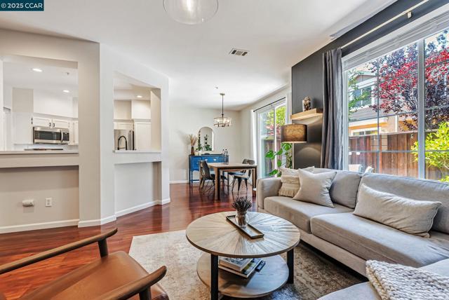 10630 Roys Hill Ln, Dublin CA: https://media.crmls.org/mediaz/065232d6-fa3c-4b77-b81e-830511ea4092.jpg