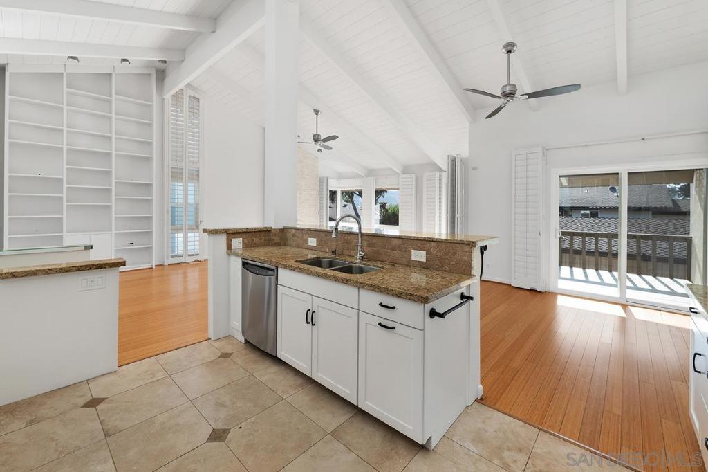 MLS #250044131SD image #21