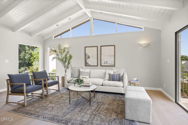 2371 Foster Avenue, Ventura CA: https://media.crmls.org/mediaz/0652bd06-3ec2-4925-afff-1396b64670b8.jpg
