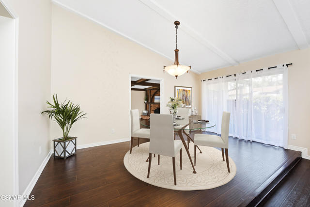 20027 Hiawatha Street, Chatsworth CA: https://media.crmls.org/mediaz/06539571-13e5-4bfc-b70b-7baec5d24696.jpg