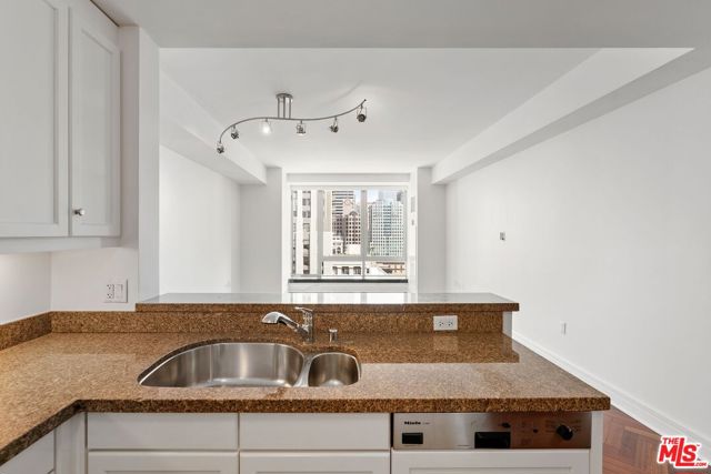765 Market Street, San Francisco CA: https://media.crmls.org/mediaz/0654772e-3fbc-4006-9236-720f3ba8cfb7.jpg