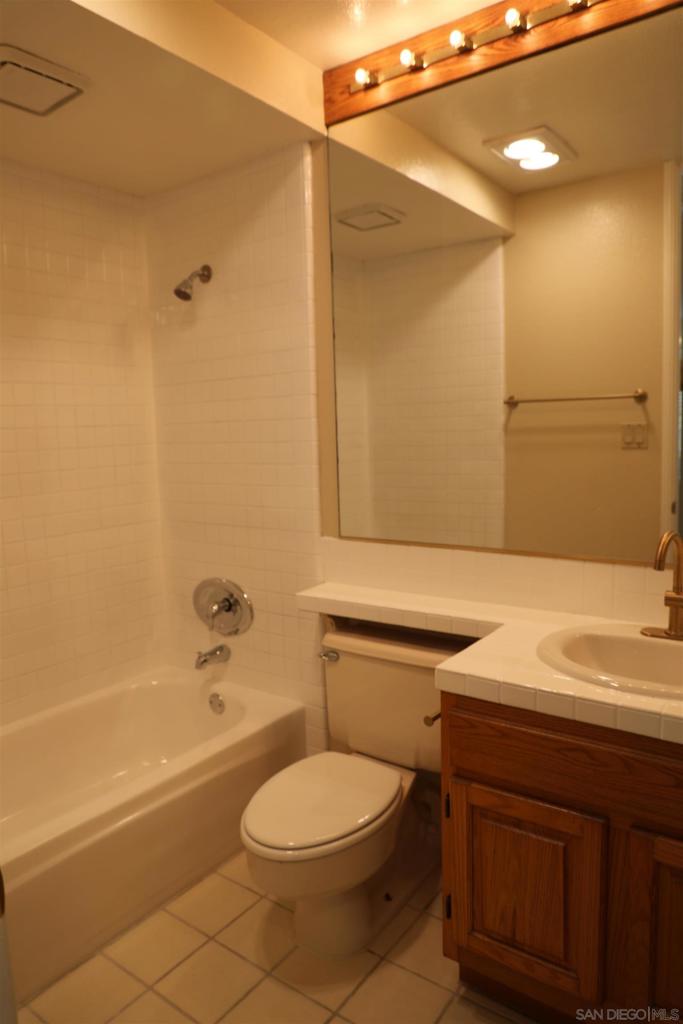 3833 Lamont St - photo 9