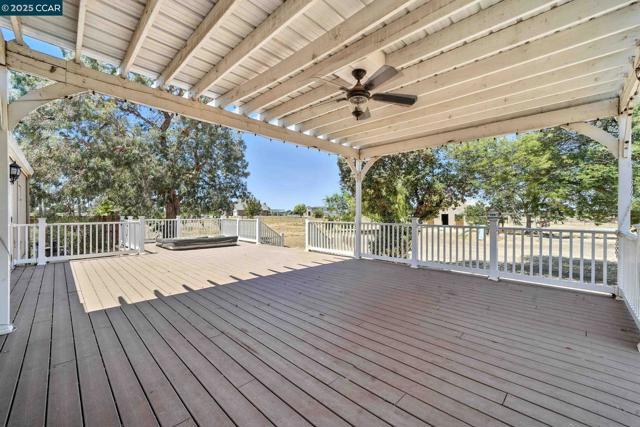 1950 Tule Ln, Knightsen CA: https://media.crmls.org/mediaz/065504ed-158b-4932-81f0-179d87e8316f.jpg